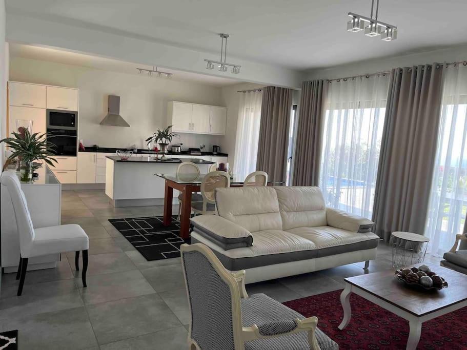 Moradia Com Piscina No Canico Ngoại thất bức ảnh