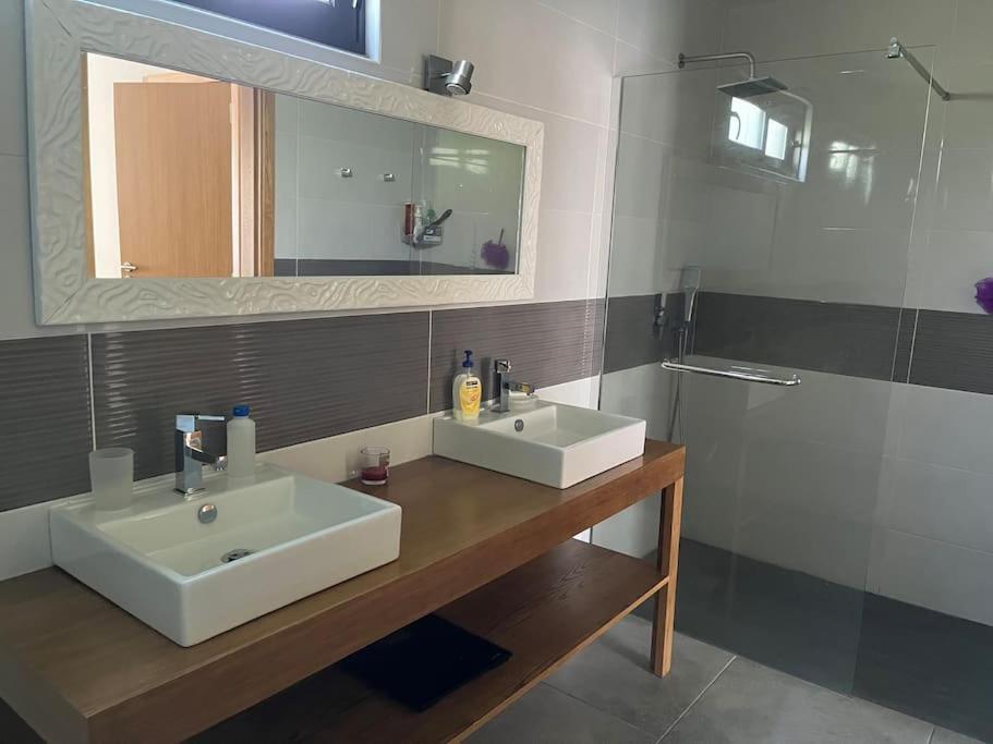 Moradia Com Piscina No Canico Ngoại thất bức ảnh